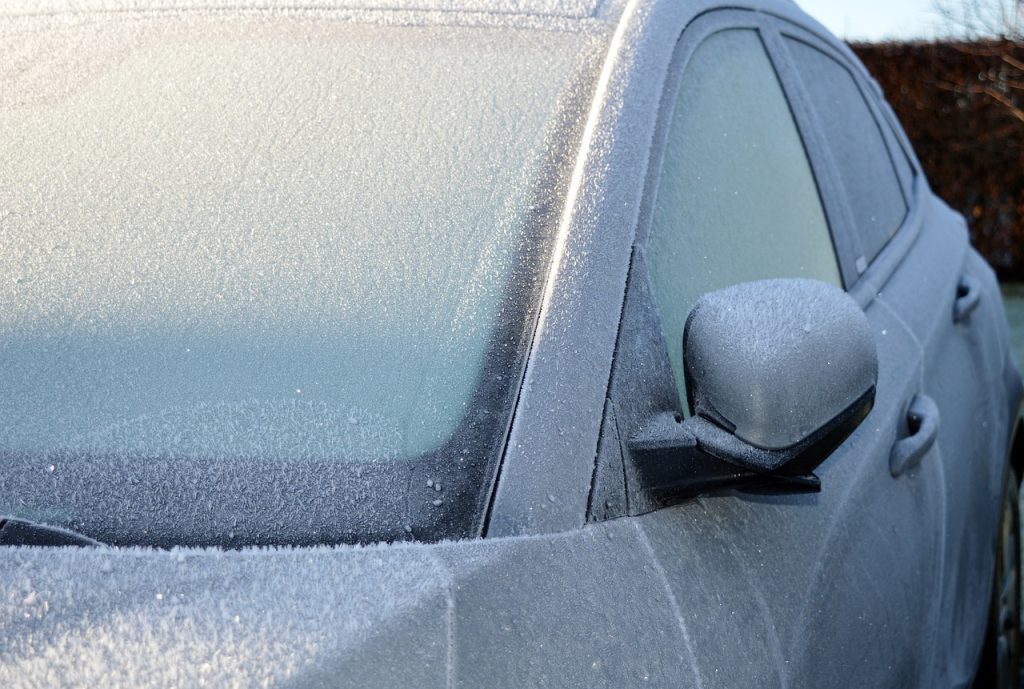 Les meilleurs trucs pour éviter le givre sur la voiture